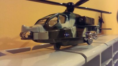 Ah-64 apache or AH-1 Corba which is gona win the air battle ?
