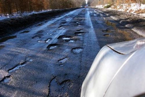 Highway full of holes - it's dangerous for motorcycles  - taplic.com