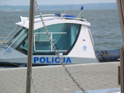 Police boat 