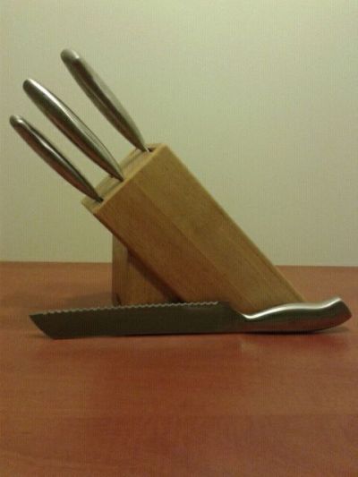 Bread knife, or how nicely cut rolls.