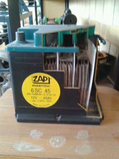 How to build a 12V car battery.