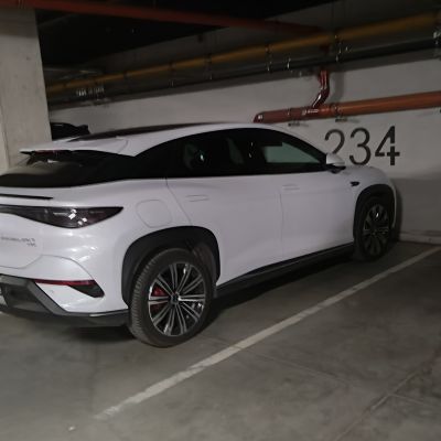 BYD sealion 7 underground parking