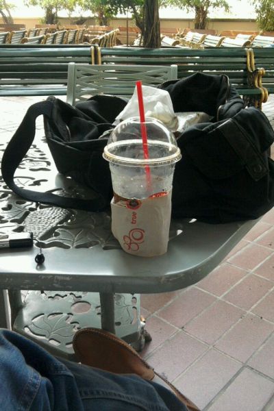 Sitdown waiting for my friends