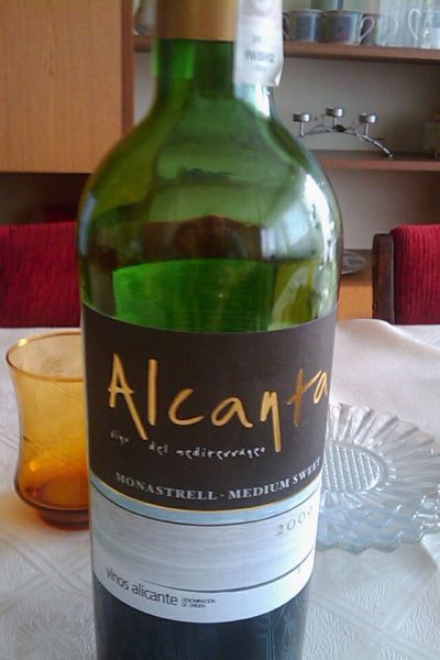 Alcanta semi sweet wine