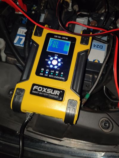 Charning Honda Civic battery with Foxur charger