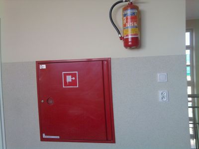 How to deploy fire extinguishers in the building?