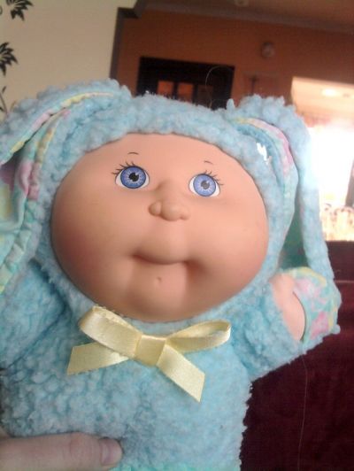 Creepy toy doll 