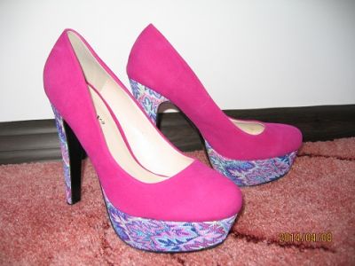 Pink wedge shoes 